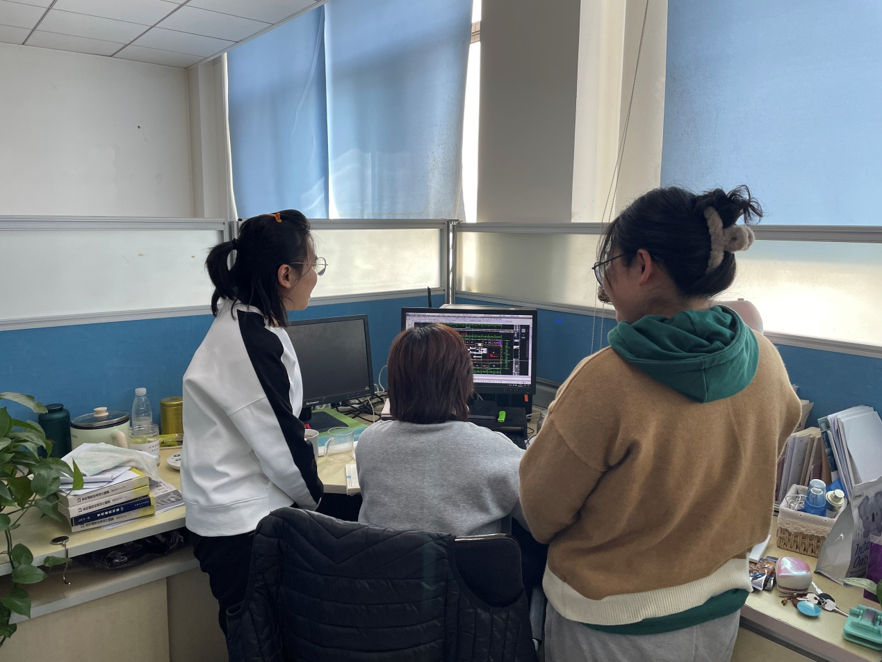 五一堅(jiān)守崗位6